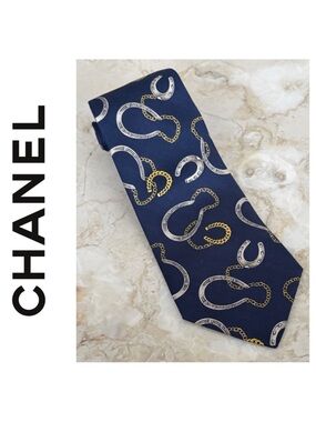 CHANEL Horseshoe / Chain Pattern 100% Silk Tie MultiColor Authentic Luxury